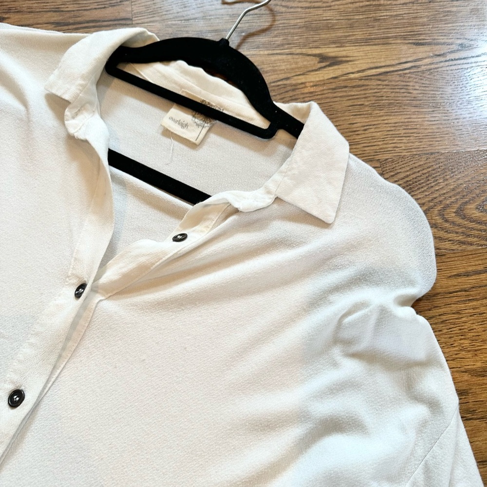 Anthro! Elegant White Button-Up Women's Top - Picture 2 of 5